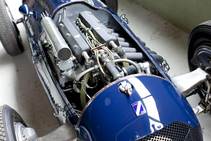 Моторный отсек Talbot-Lago T26 Racing Monoplace 1949 года  (фото 6 из 12)